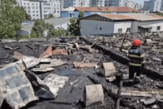 video de la ce a pornit incendiul la acoperisul blocului din slatina pagube produse in 10 apartamente 685133d5b9d5b