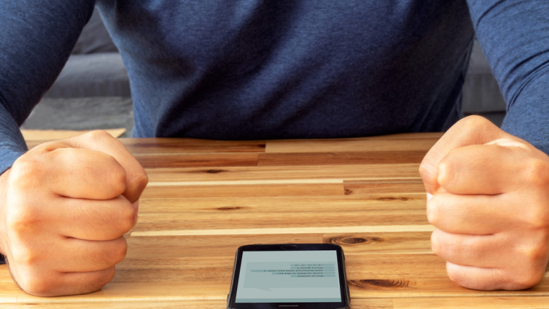 video distribuirea online a mesajelor antisemite fasciste pedepsita cu 5 ani de inchisoare aur pot si sos s au opus in parlament 6849cf5aafb4d