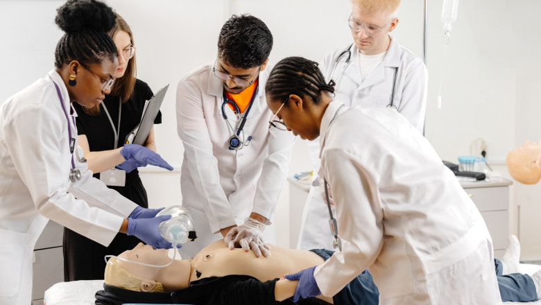 video in franta e greu aici e simplu studentii straini care invata sa devina medici in romania concurenta record la admitere la umf iasi 68426868d029a