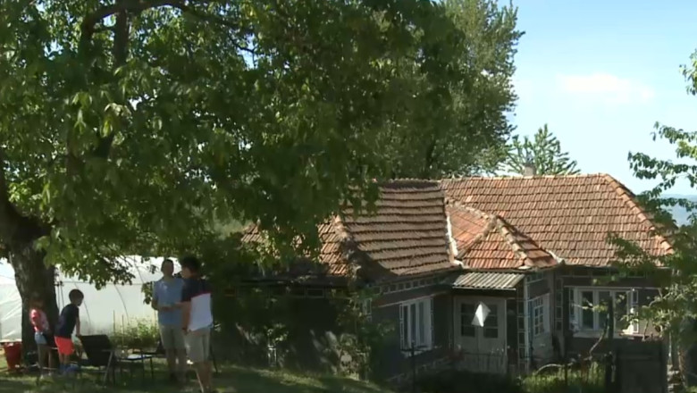 video inteligenta artificiala supusa la teste de catre satenii romani reactiile celor din mediul rural la raspunsurile ai 6849a8c53299e