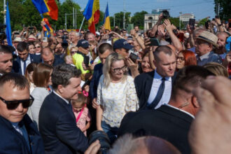 video nicusor dan baie de multime la chisinau presedintele a fost votat de peste 80 dintre basarabenii cu cetatenie romana 68485f5d654db