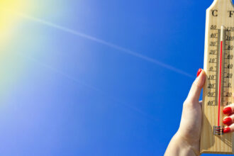 video romania se topeste la temperaturi extreme sute de romani au apelat deja la centrele de prim ajutor deschise in marile orase 68427eabbd1ee