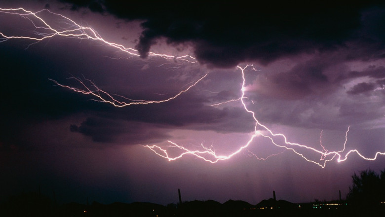 video rupere de nori in mai multe judete si in bucuresti imagini cu haosul provocat de ploi si grindina 68409ab5cfa73