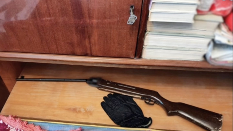 video zece perchezitii in capitala in dosare privind nerespectarea regimului armelor si munitiilor ce au gasit politistii 683ea2c669a8c