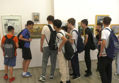 vizita la galeria artis 6842dc69bc2dc