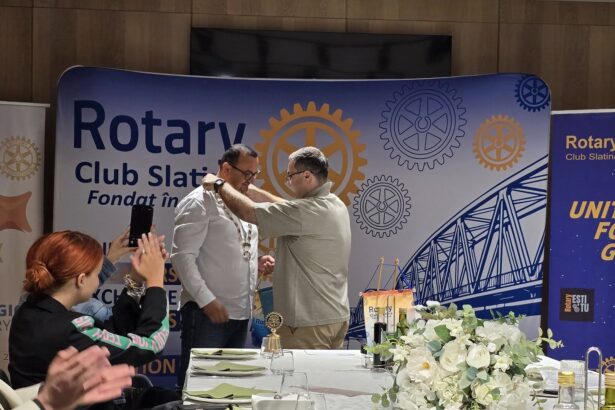 alin calota a preluat stafeta rotary club slatina 6873d4af4ac75