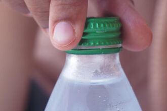 anpc a controlat aproape 700 de operatori economici care produc distribuie sau comercializeaza apa ce nereguli au fost gasite 6889e332e8955