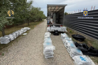 canabis si cocaina ascunse in colete cu gresie si tonomate de cafea aduse din spania doi romani au fost arestati preventiv 68791a8b3cab3
