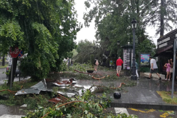 climatolog furtuna puternica din sinaia a fost neobisnuita ca intensitate aceste fenomene extreme se vor inmulti 686fbab457537