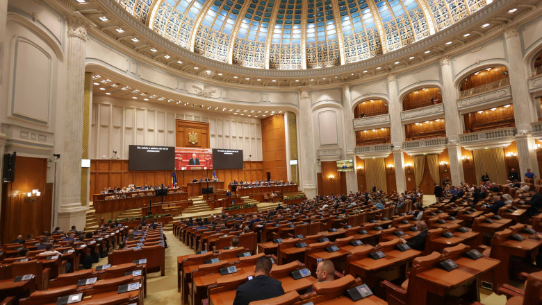 coalitia a gasit un artificiu prin care sa taie subventia partidelor fara sa umble prea mult la bani sumele raman uriase 686cf0dc8e810