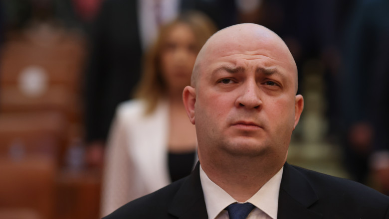 deputatul vexler renunta la ordinul national pentru merit dupa ce nicusor dan a contestat la ccr legea anti