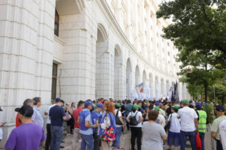 dialog intre ministrul nazare si sindicalistii anaf ne a spus ca a gasit nota de plata pe masa da dar nu noi am facut consumatia 686ff3b66e906