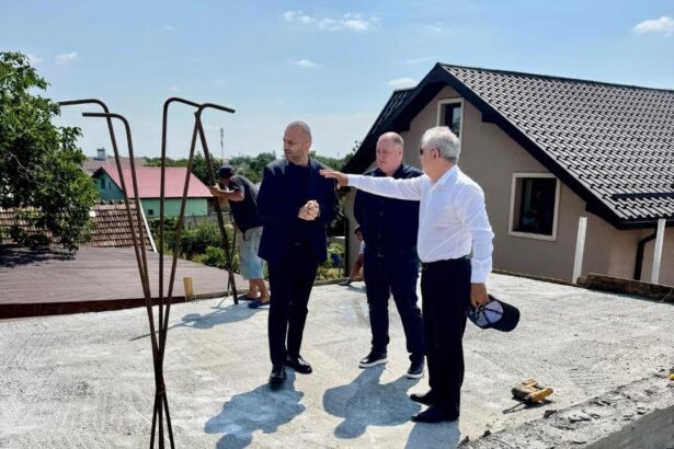 doldurea si patran vizita de lucru pe santierul gradinitei dumbrava minunata din cartierul bold 6879fd961d312