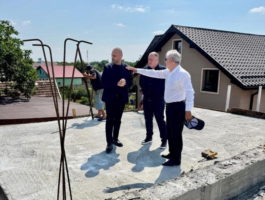 doldurea si patran vizita de lucru pe santierul gradinitei dumbrava minunata din cartierul bold 6879fd961d312