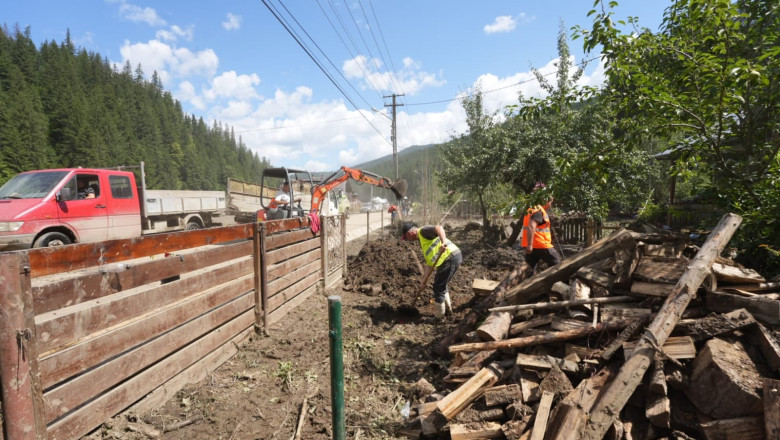 foto romania lovita de fenomene extreme pompierii au avut 1 700 de interventii intr o singura zi unde au fost cele mai multe misiuni 688b4a312dc38