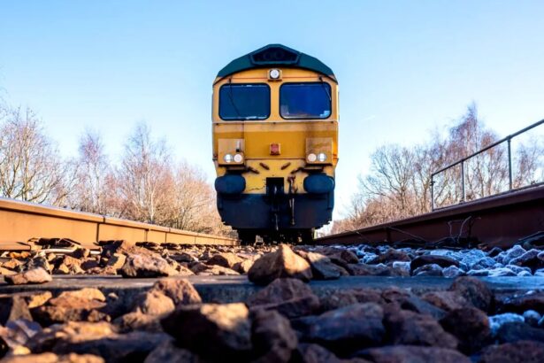 in loc sa ajunga la mare au ramas in camp un tren cfr a pierdut vagoane cu pasageri 688b3bd5336c6