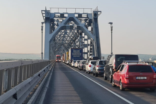 infotrafic circulatia pe podul giurgiu ruse blocata de dimineata din cauza unui camion defect a fost reluata 6868f14c30dbc