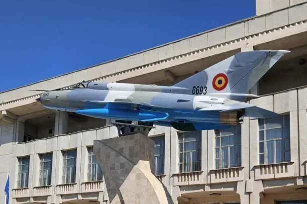 la caracal s a inaugurat monumentul eroilor aviatori 687df928edc44