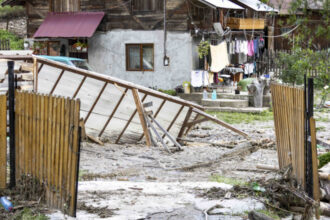 ministra mediului a ajuns la brosteni o sa facem absolut tot ceea ce putem ca sa ajutam nu doresc sa fac o activitate populista 688b89b0070e8