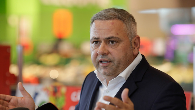 ministrul agriculturii florin barbu vrea sa se renunte la investitiile in stadioane si sali de sport 686c1d57ab49e