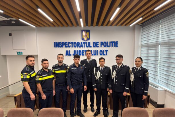 opt tineri care au imbracat uniforma de politist au ajus la ipj olt 688ba827ddd00