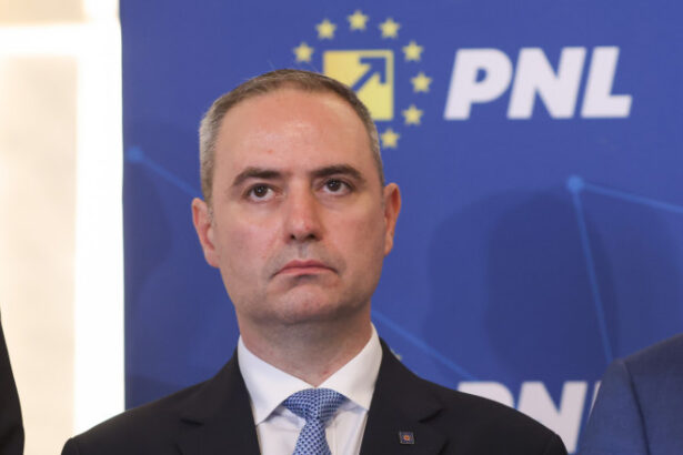 precizarile ministrului finantelor cu privire la amanarea sau blocarea pensiilor si salariilor vehiculate pe surse 68642e4db2b7b