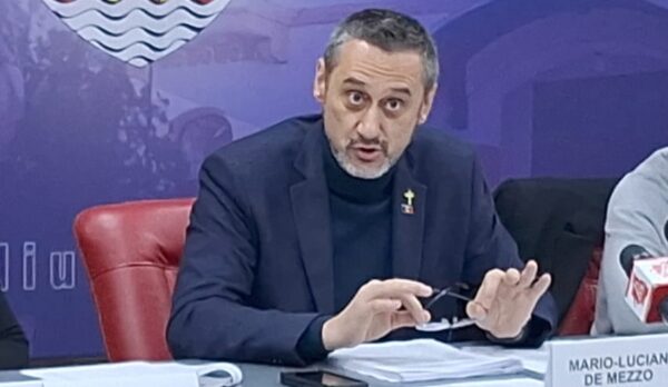 primarul slatinei a zbarcit o din nou el a initiat un act normativ pentru suprataxarea firmelor incalcand legea 6874c230bd63e