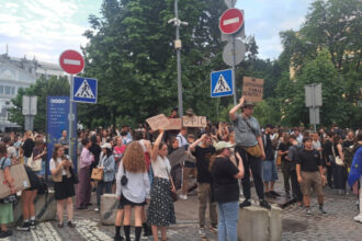 proteste la kiev furia creste in ucraina dupa ce zelenski a promulgat legea ce vizeaza reducerea puterii organismelor anticoruptie 68805f5795e82