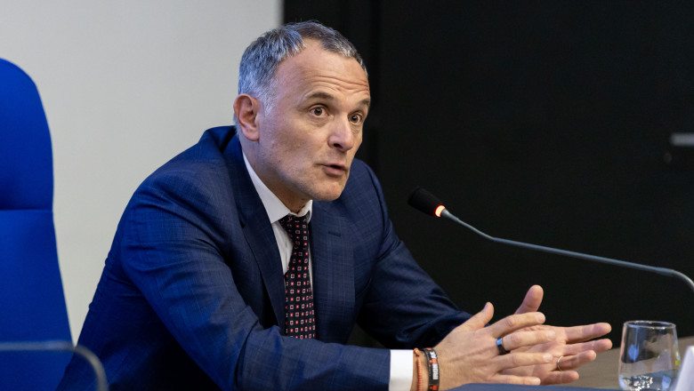 seful hidroelectrica a anuntat ca va dona 20 din salariul sau in vederea sustinerii proiectelor sociale 687518b45c530