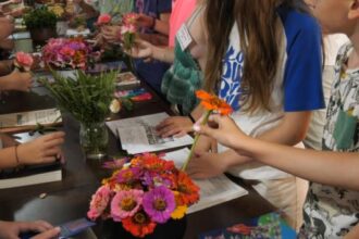 semne de carte cu flori presate la scoala de vara 686e924826295