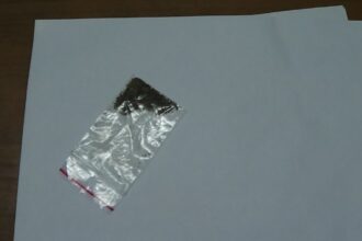 tanar retinut pentru posesie de droguri 686fac12abdea 1