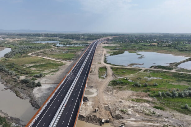 videofoto autostrada moldovei a7 al doilea cel mai lung pod rutier din romania deschis circulatiei 6870cc78bd9fd