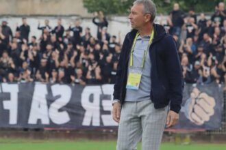 academica bals debuteaza cu fcu craiova sub comanda lui dan oprescu pe stadionul municipal din drobeta turnu severin 68b01c5a5c573