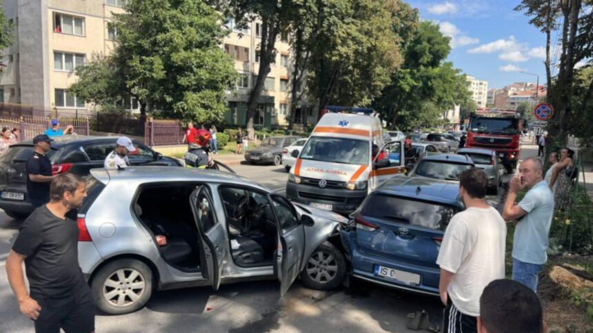 accident grav produs de un sofer care a inceput sa se simta rau la volan a intrat cu masina in alte autoturisme 68a5aaab7da79