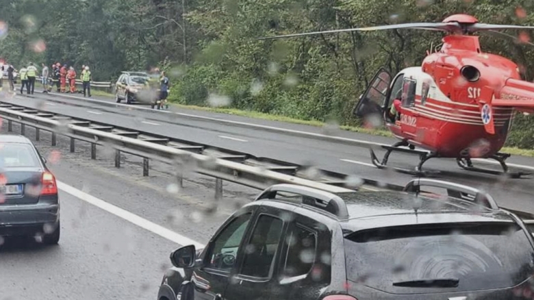 accidentul mortal de pe a1 copiii de 13 si 15 ani s ar fi aruncat in fata tir ului pentru ca parintii nu ii lasau sa aiba o relatie 68a5879072d86