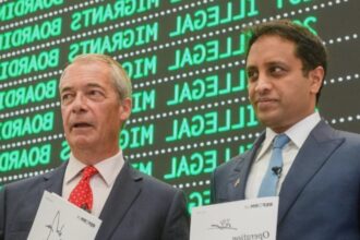 artizanul iesirii marii britanii din ue promite acum 5 zboruri pe zi pentru deportarea migrantilor partidul sau conduce in sondaje 68adc54f3e572