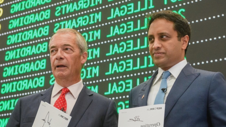 artizanul iesirii marii britanii din ue promite acum 5 zboruri pe zi pentru deportarea migrantilor partidul sau conduce in sondaje 68adc54f3e572