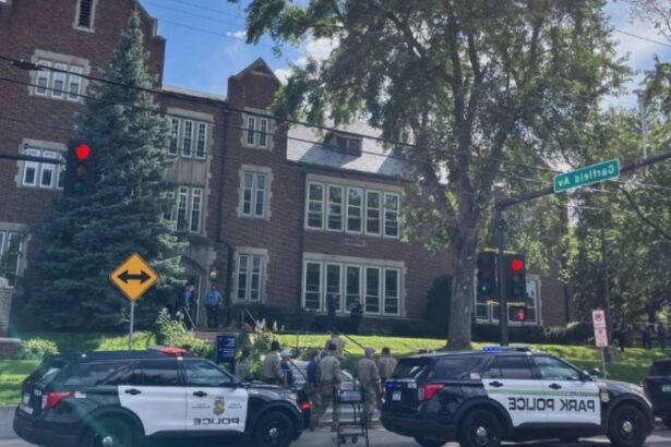 atac armat la o scoala catolica din sua trei persoane au murit 20 sunt ranite 68af2f42e381d