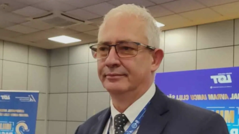 cade un greu al aviatiei romanesti david ciceo dupa trei decenii la sefia aeroportului cluj si un sfert de secol in fruntea asociatiei aeroporturilor din romania 68af2294d1bb1