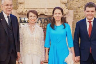 cine a platit deplasarea partenerei lui nicusor dan in austria peste 50 000 de lei cheltuiti de presedinte 68a6dc8da1758