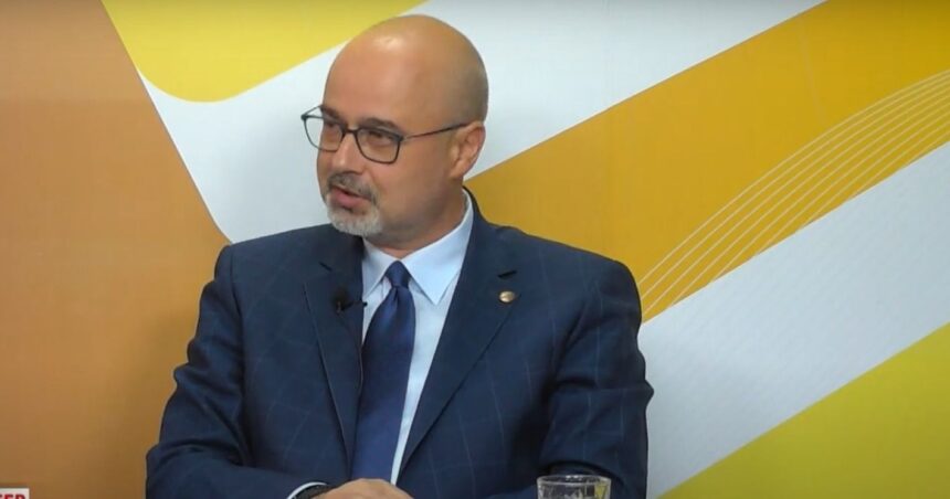 emil albota raspunde atacurilor primarului de mezzo cand propriul cerc incepe sa te contrazica poate e timpul sa te uiti in oglinda si sa iesi din propriul compost 688cd8043f4aa