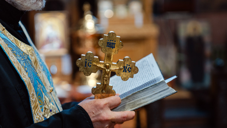 este corect sa urezi la multi ani pe 15 august de adormirea maicii domnului recomandarile preotului pentru sfanta maria mare 689dadbac2bb3