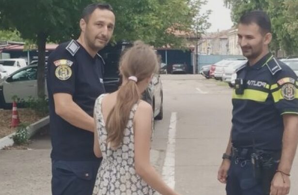 fata de 11 ani disparuta de mai bine de 12 ore a fost gasita la 2 km de locuinta unde se ascundea fotovideo 68ab5bcfad900