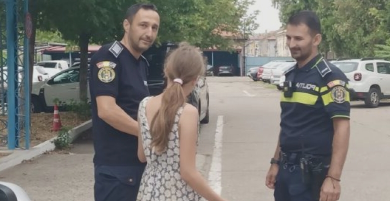 fata de 11 ani disparuta de mai bine de 12 ore a fost gasita la 2 km de locuinta unde se ascundea fotovideo 68ab5bcfad900