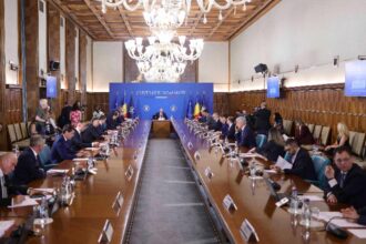 fost ministru al economiei critici dure la adresa guvernului nu e criza chiar pentru toti 68adbe7a1983a