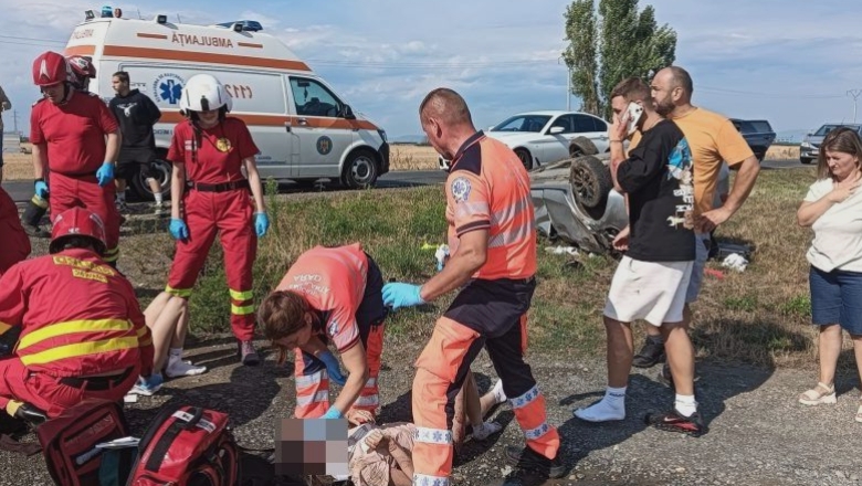 grav accident de circulatie cei cinci ocupanti ai unui autoturism proiectati in afara masinii 68a3148fb4a07
