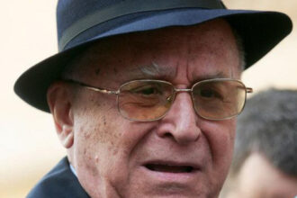 iliescu in ultimul interviu nu am suferit niciodata sa vad oameni de stanga cu buzunarele pline ce spunea despre modelul suedez 689233148ba9e