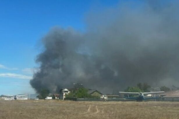 incendiu devastator la iesire din craiova in zona aeroclubului in zona se afla si case video 68ae0f539a887