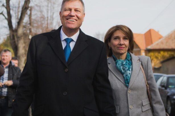 iohannis somat de anaf trebuie sa elibereze casa din sibiu pierduta in instanta si sa plateasca milionul de euro incasat din chirii 68b0418093cae
