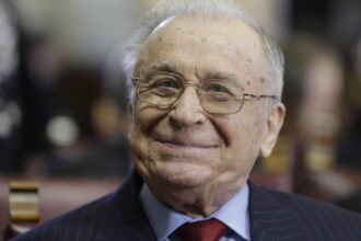 ion iliescu nu mai poate respira fara aparate s a intrunit comitetul pentru organizarea funeraliilor de stat 6891b0b53ce40